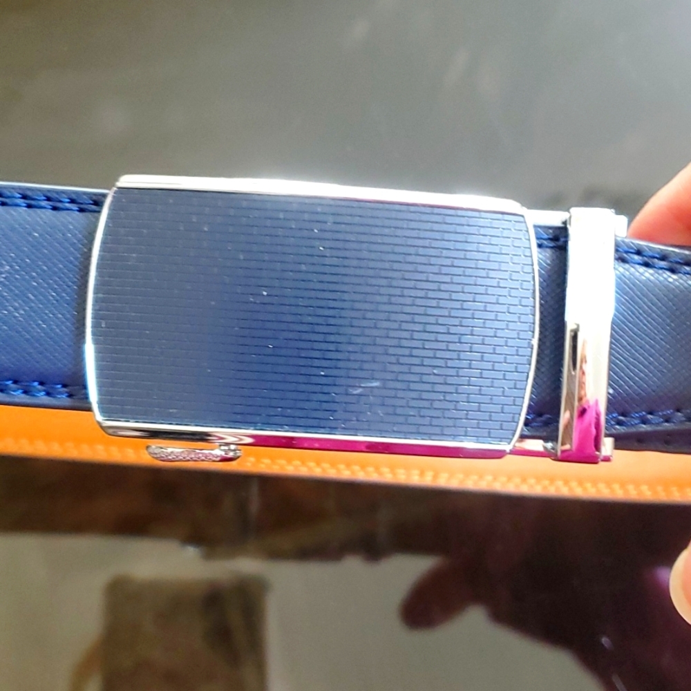 Bulliant men's navy blue belt size 28 to 34 w/ silver buckle never used. - Picture 2 of 11
